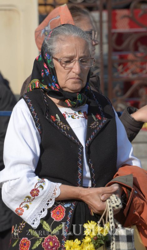 Chipurile luminate ale credincioșilor, frumusețea hramului 130522