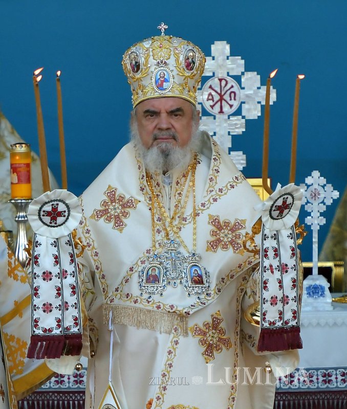 Chipurile luminate ale credincioșilor, frumusețea hramului 130567