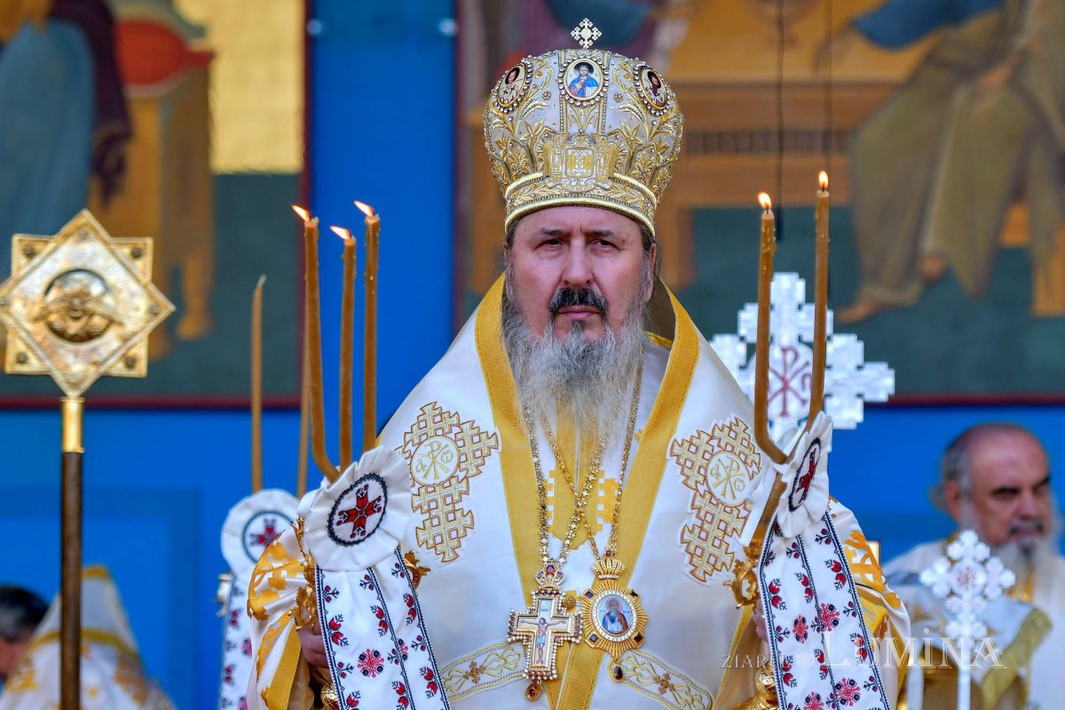 Chipurile luminate ale credincioșilor, frumusețea hramului 130591