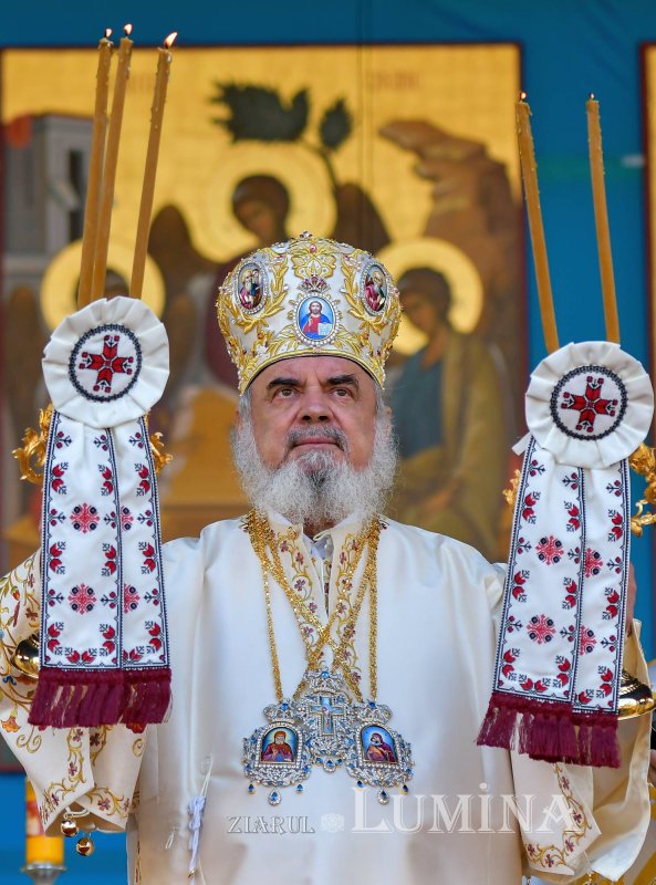 Chipurile luminate ale credincioșilor, frumusețea hramului 130594