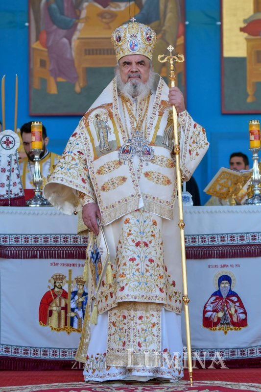 Chipurile luminate ale credincioșilor, frumusețea hramului 130598