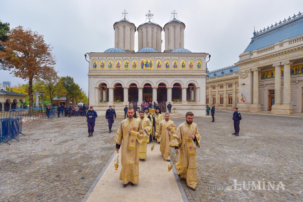 Plecarea moaştelor Sfinților Filofteia și Dionisie de pe Colina Patriarhiei  130884