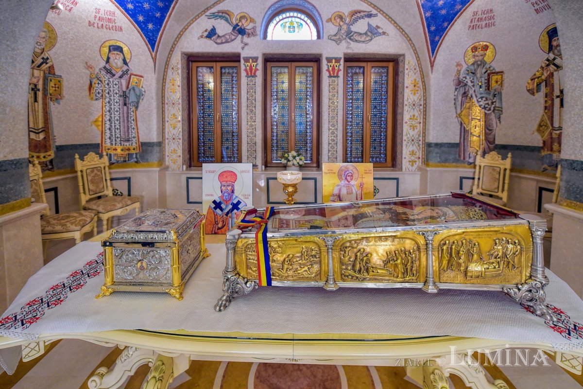 Plecarea moaştelor Sfinților Filofteia și Dionisie de pe Colina Patriarhiei  130890