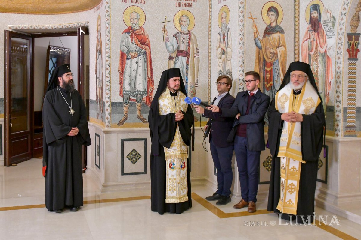 Plecarea moaştelor Sfinților Filofteia și Dionisie de pe Colina Patriarhiei  130892