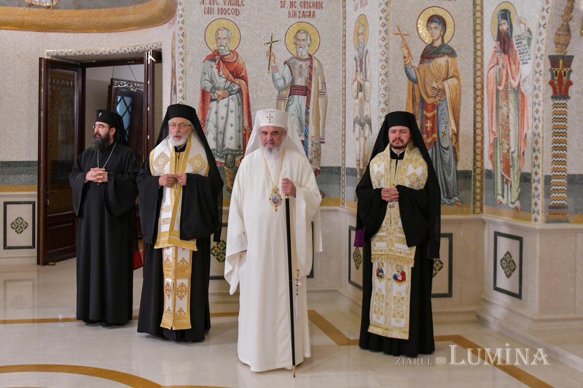 Plecarea moaştelor Sfinților Filofteia și Dionisie de pe Colina Patriarhiei  130896