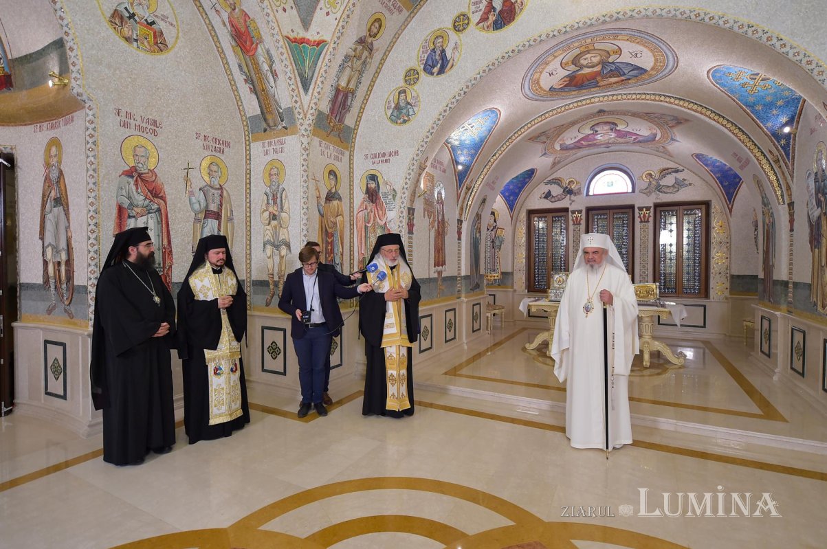 Plecarea moaştelor Sfinților Filofteia și Dionisie de pe Colina Patriarhiei  130901