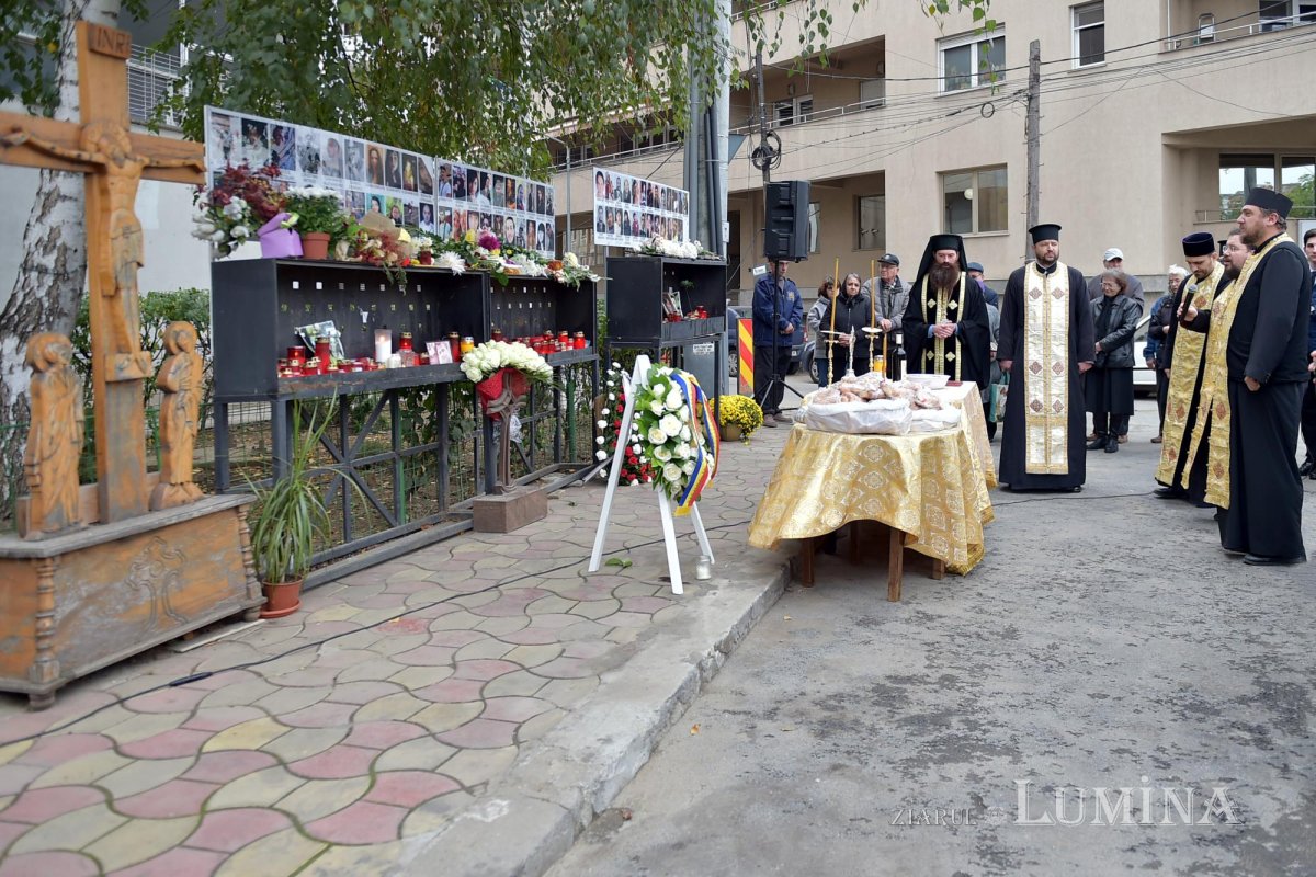 Slujbe de pomenire pentru victimele de la clubul Colectiv 131012
