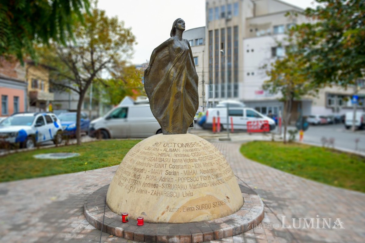 Slujbe de pomenire pentru victimele de la clubul Colectiv 131018