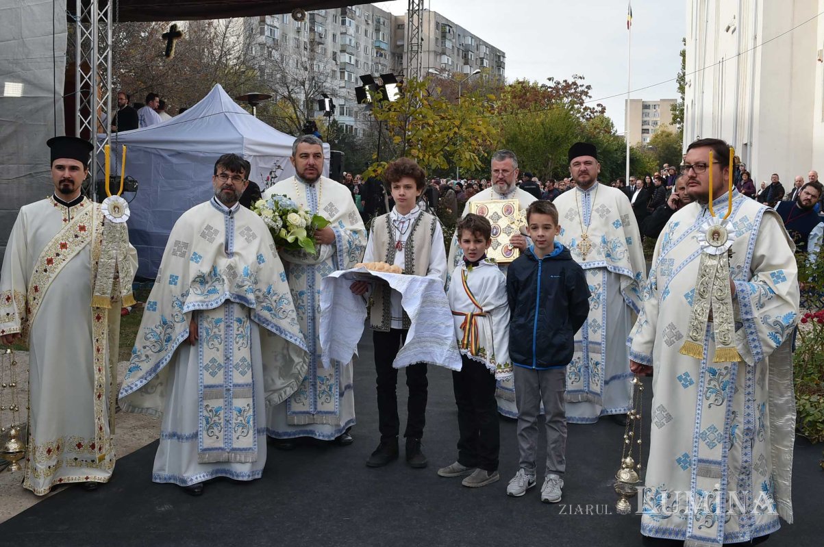Biserica Parohiei Huedin din Capitală a fost sfințită 131226