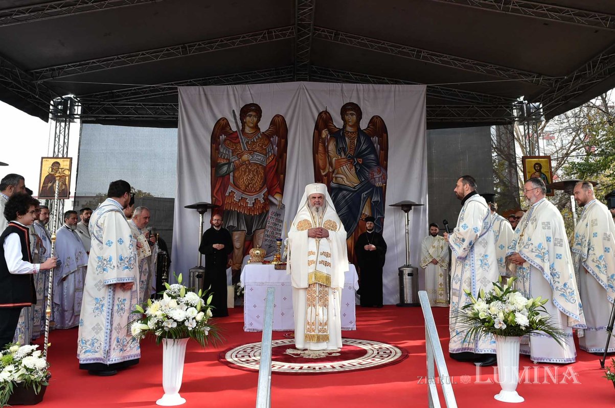 Biserica Parohiei Huedin din Capitală a fost sfințită 131228