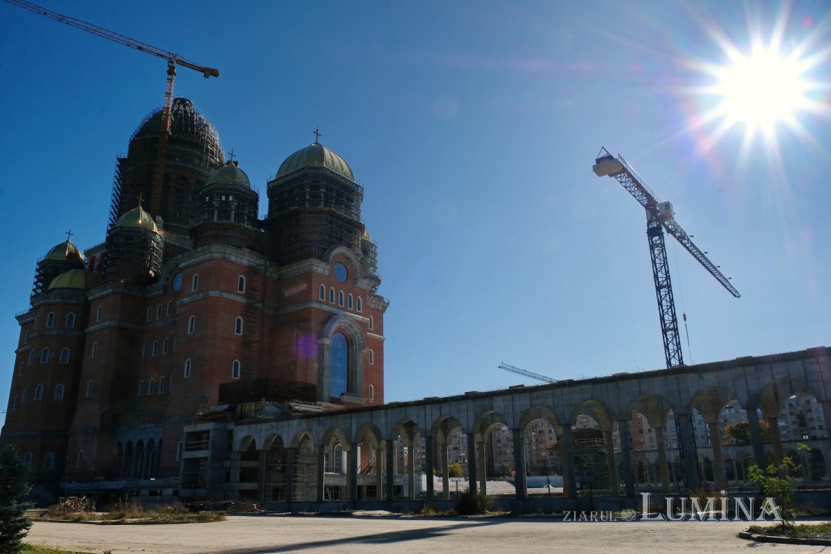 Lucrări importante la acoperișul și icoanele Catedralei Naționale 131514