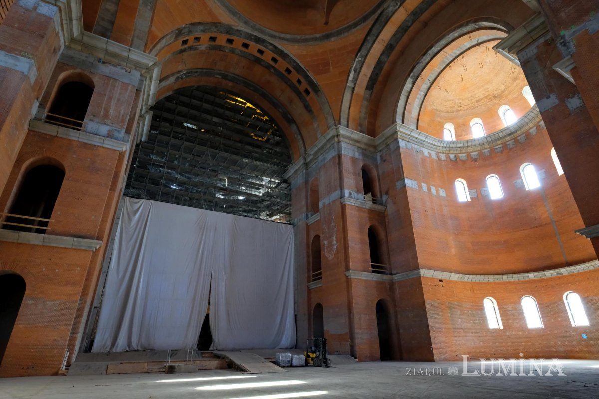 Lucrări importante la acoperișul și icoanele Catedralei Naționale 131524