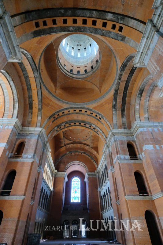 Lucrări importante la acoperișul și icoanele Catedralei Naționale 131525