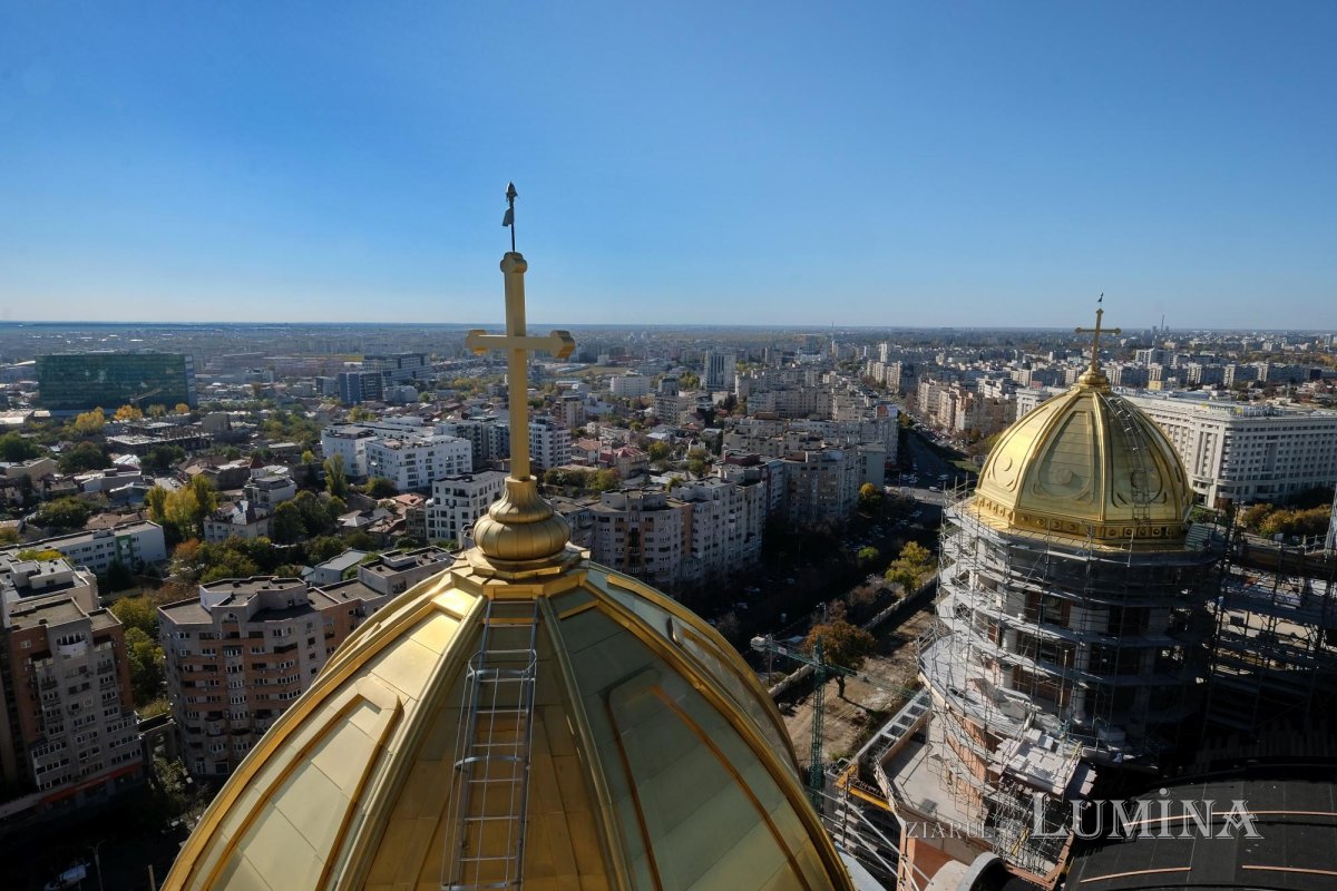 Lucrări importante la acoperișul și icoanele Catedralei Naționale 131529