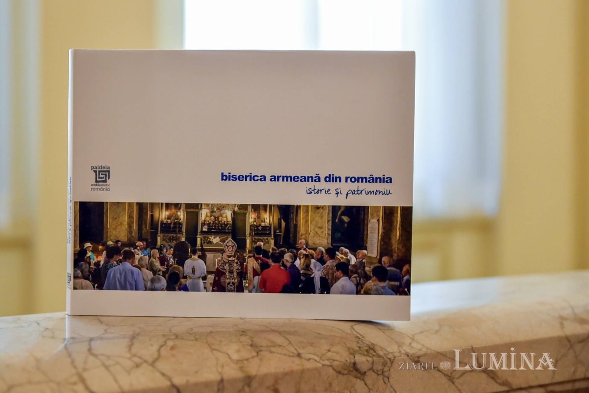 Expoziție și lansare de carte la Palatul Patriarhiei 131904