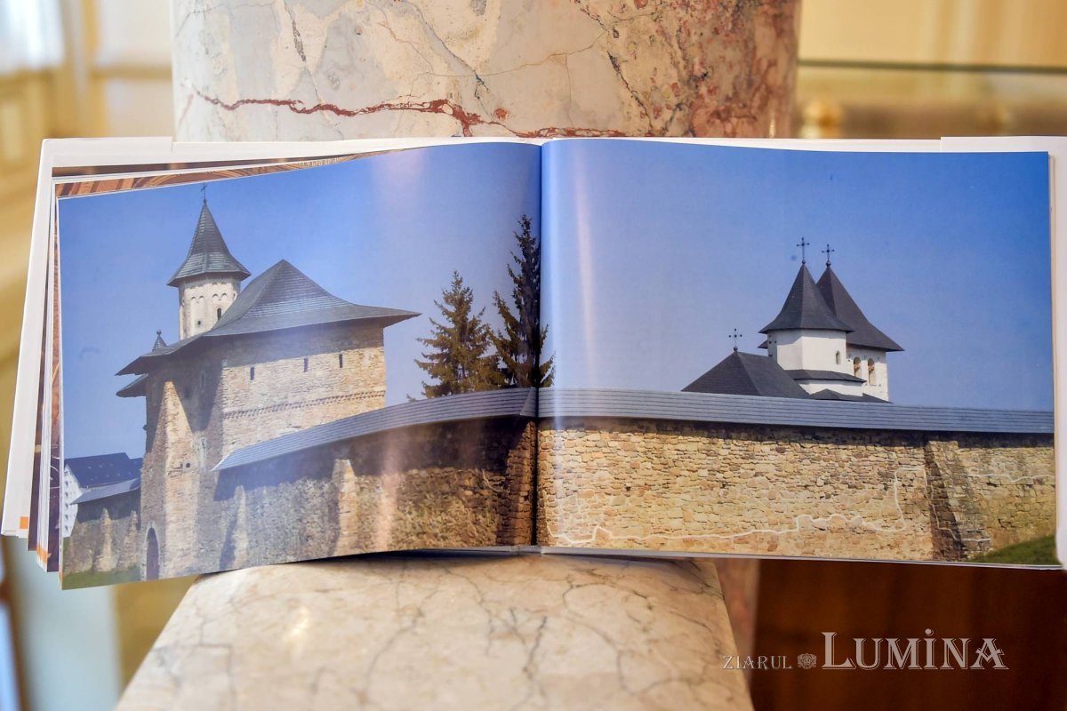 Expoziție și lansare de carte la Palatul Patriarhiei 131906