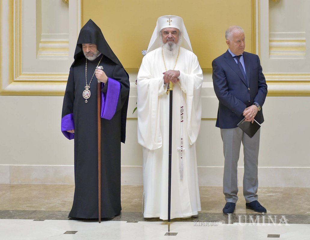 Expoziție și lansare de carte la Palatul Patriarhiei 131910