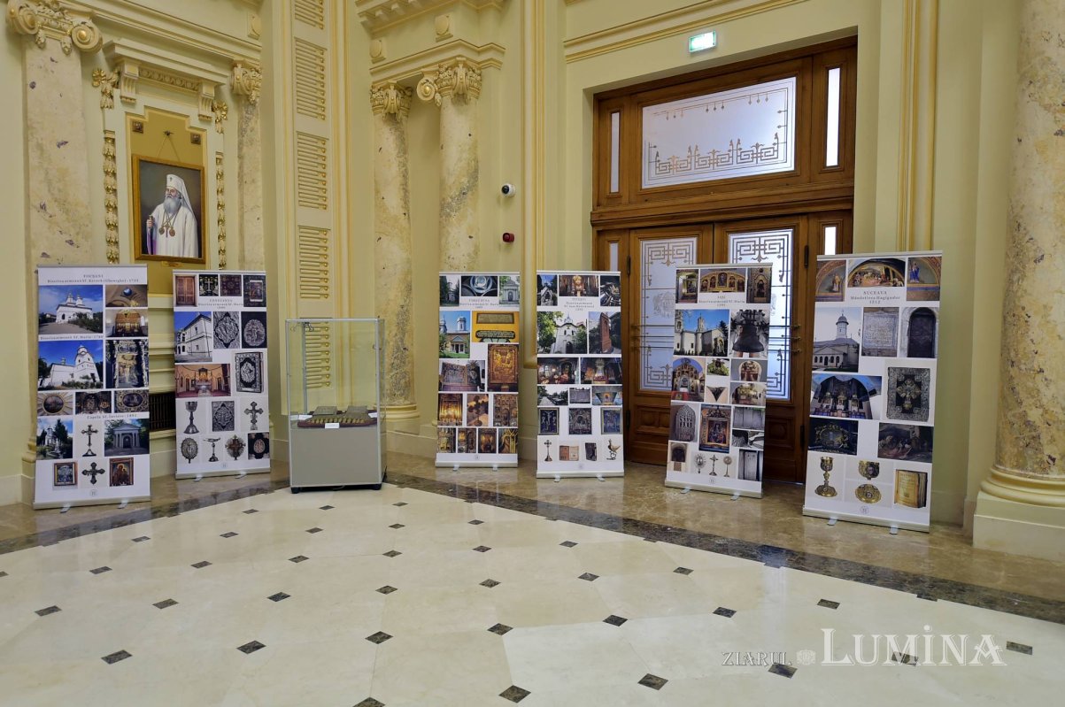 Expoziție și lansare de carte la Palatul Patriarhiei 131913