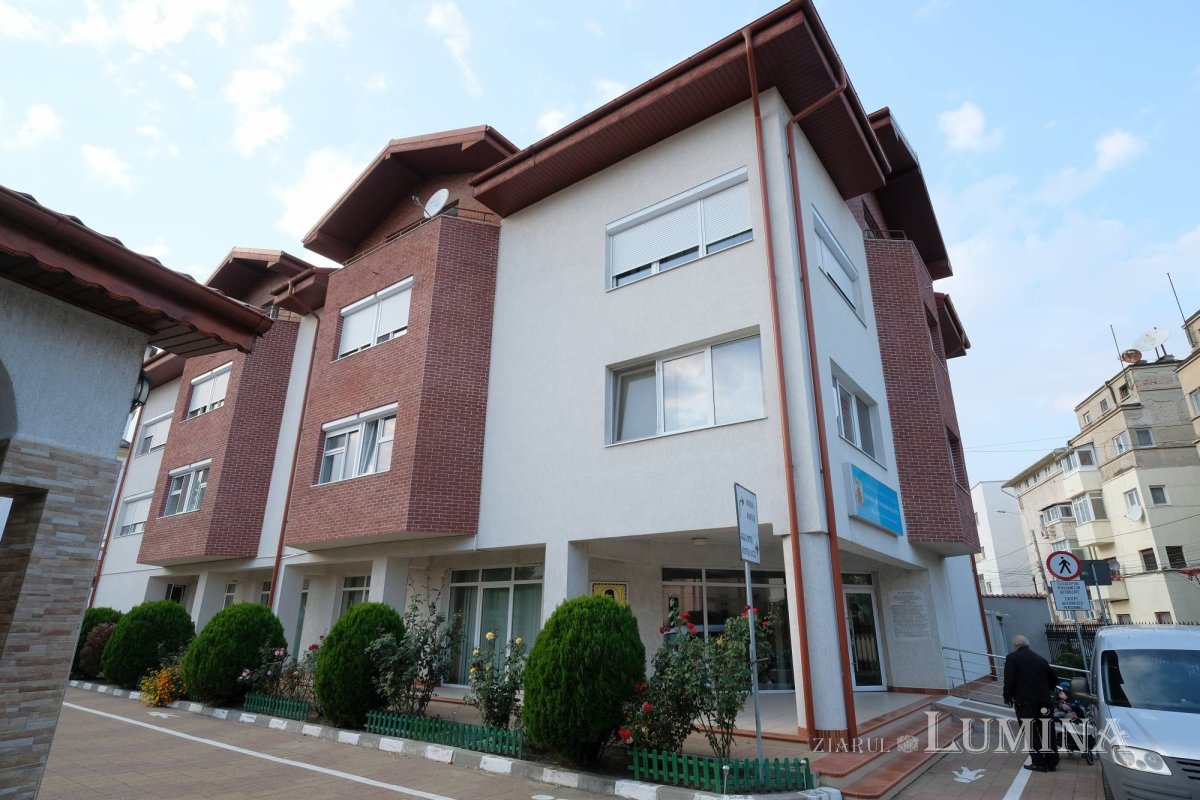 Moaștele Sfântului Nectarie la centrul bucureștean de îngrijiri paliative care-i poartă numele 131804