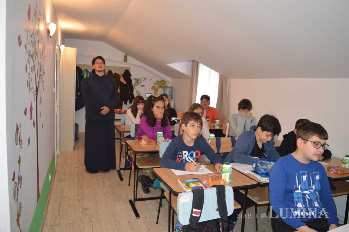 Școala din tinda bisericii parohiale Ghermănești 132309