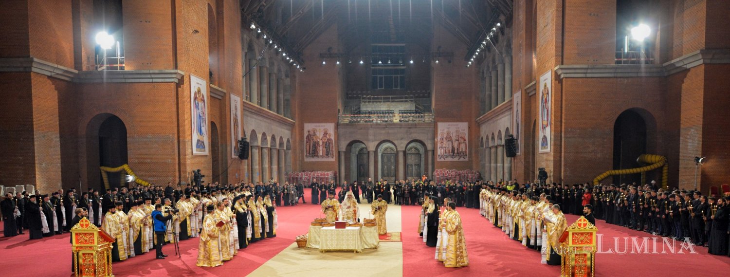 Sărbătoarea Sfântului Andrei, ziua Catedralei şi a neamului românesc 133500