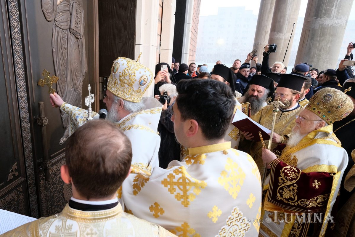 Sărbătoarea Sfântului Andrei, ziua Catedralei şi a neamului românesc 133503