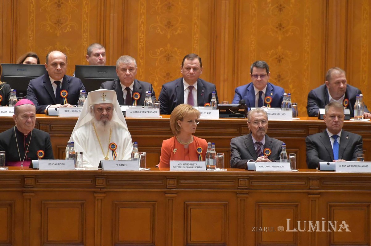 Şedinţa solemnă a Parlamentului României pentru Ziua Naţională 133850