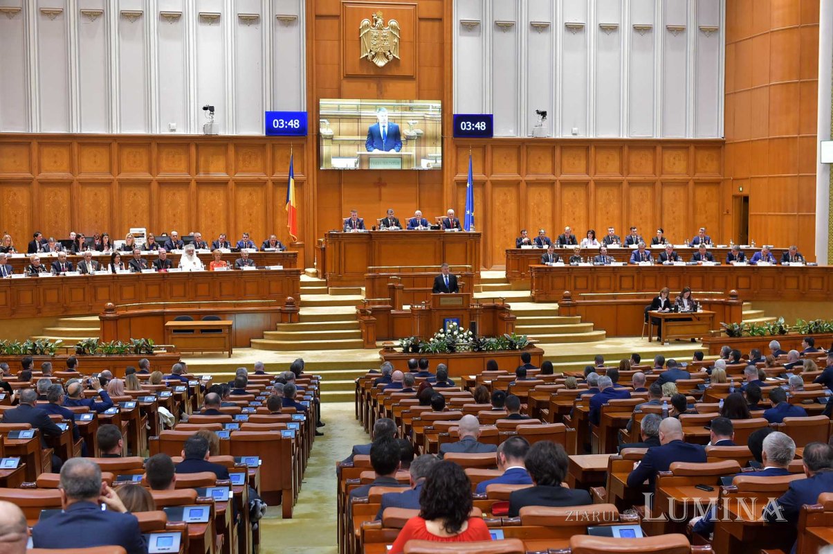 Şedinţa solemnă a Parlamentului României pentru Ziua Naţională 133853