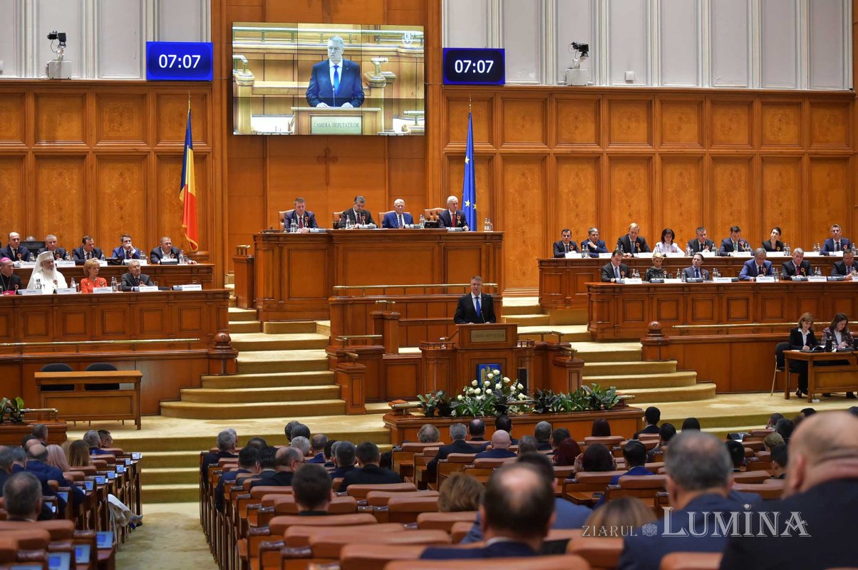 Şedinţa solemnă a Parlamentului României pentru Ziua Naţională 133856