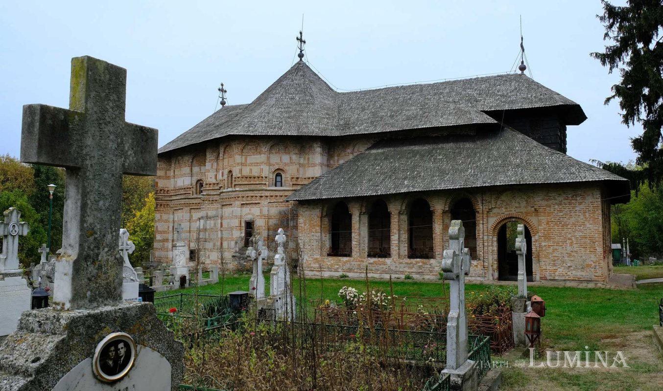 Lumina albului bisericii din Bălteni 133964