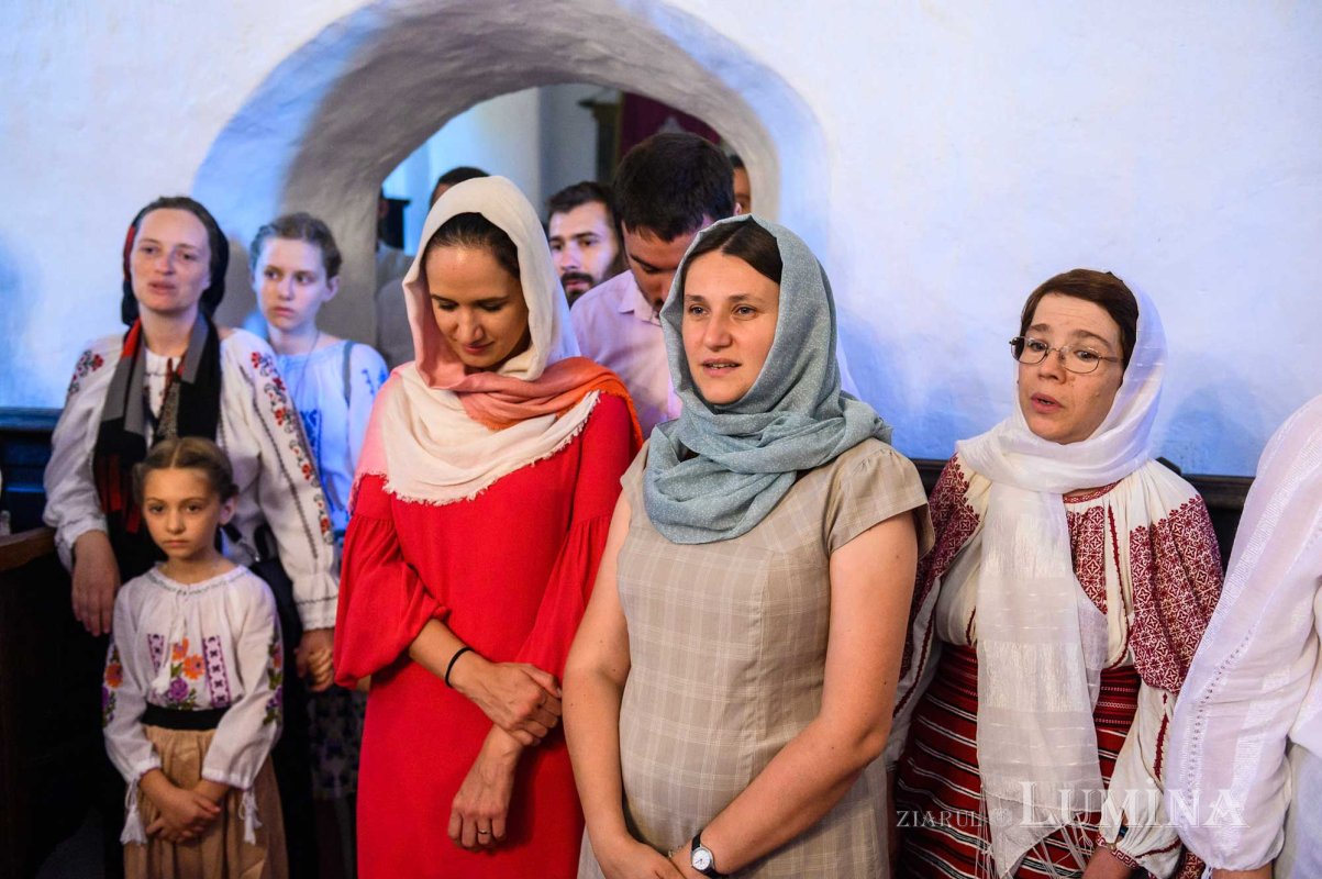 Lumina albului bisericii din Bălteni 133967