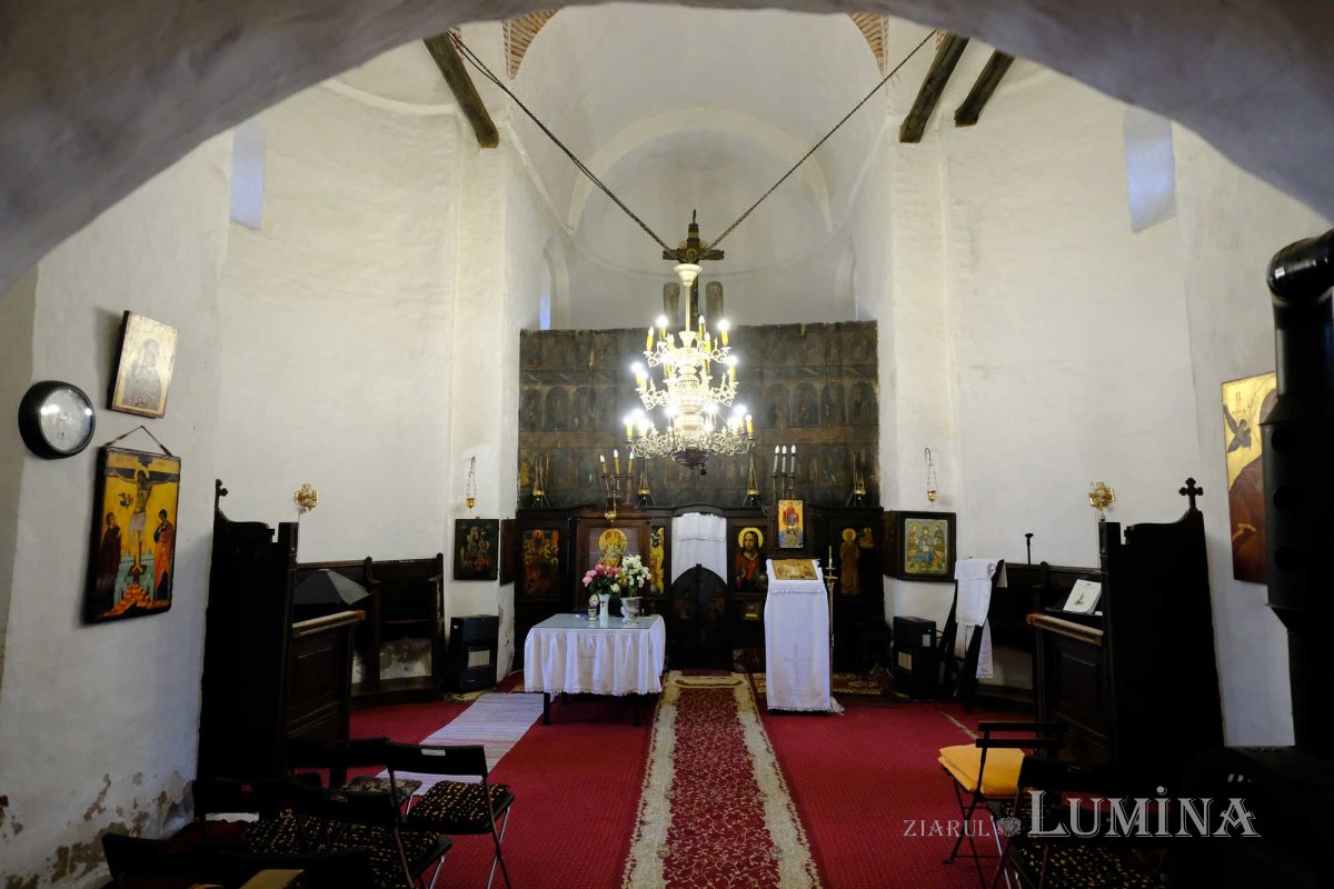 Lumina albului bisericii din Bălteni 133969