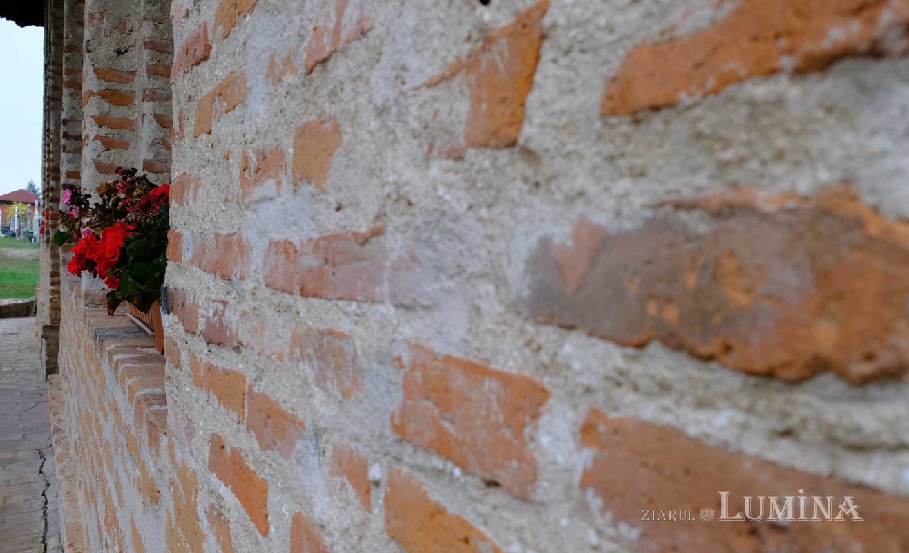 Lumina albului bisericii din Bălteni 133982