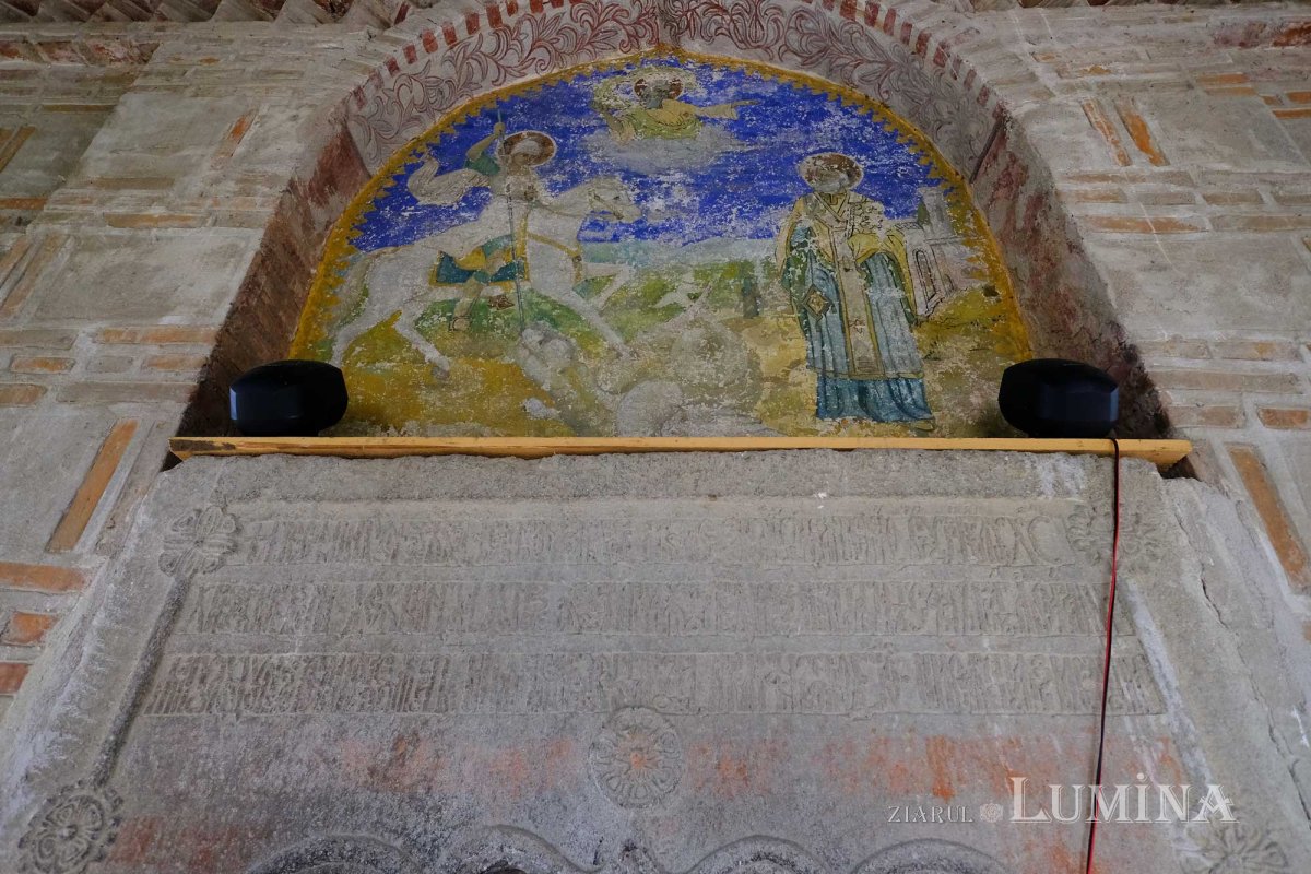 Lumina albului bisericii din Bălteni 133985