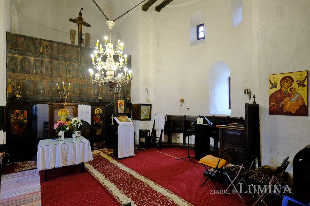 Lumina albului bisericii din Bălteni 133989