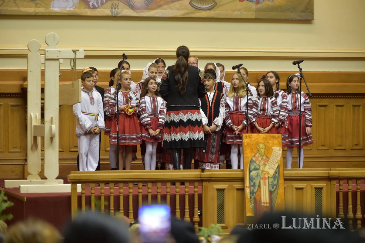 Spectacol susținut de copii, dedicat satului românesc 134251