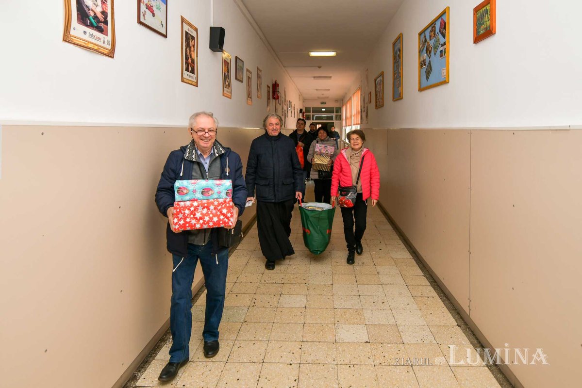 Daruri pentru copii cu nevoi speciale din partea Parohiei Zlătari 134145