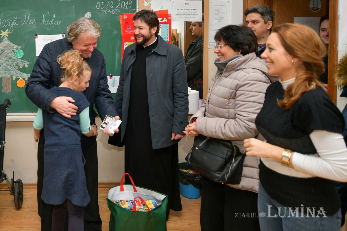Daruri pentru copii cu nevoi speciale din partea Parohiei Zlătari 134147