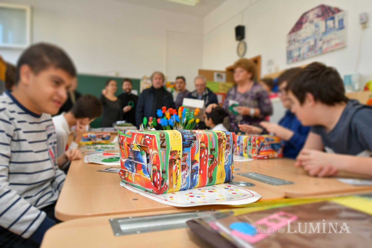 Daruri pentru copii cu nevoi speciale din partea Parohiei Zlătari 134155