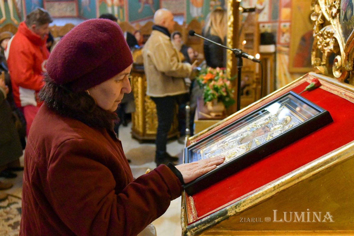 Comuniunea sfinților la Biserica „Sfântul Gheorghe”-Nou din Capitală 134320