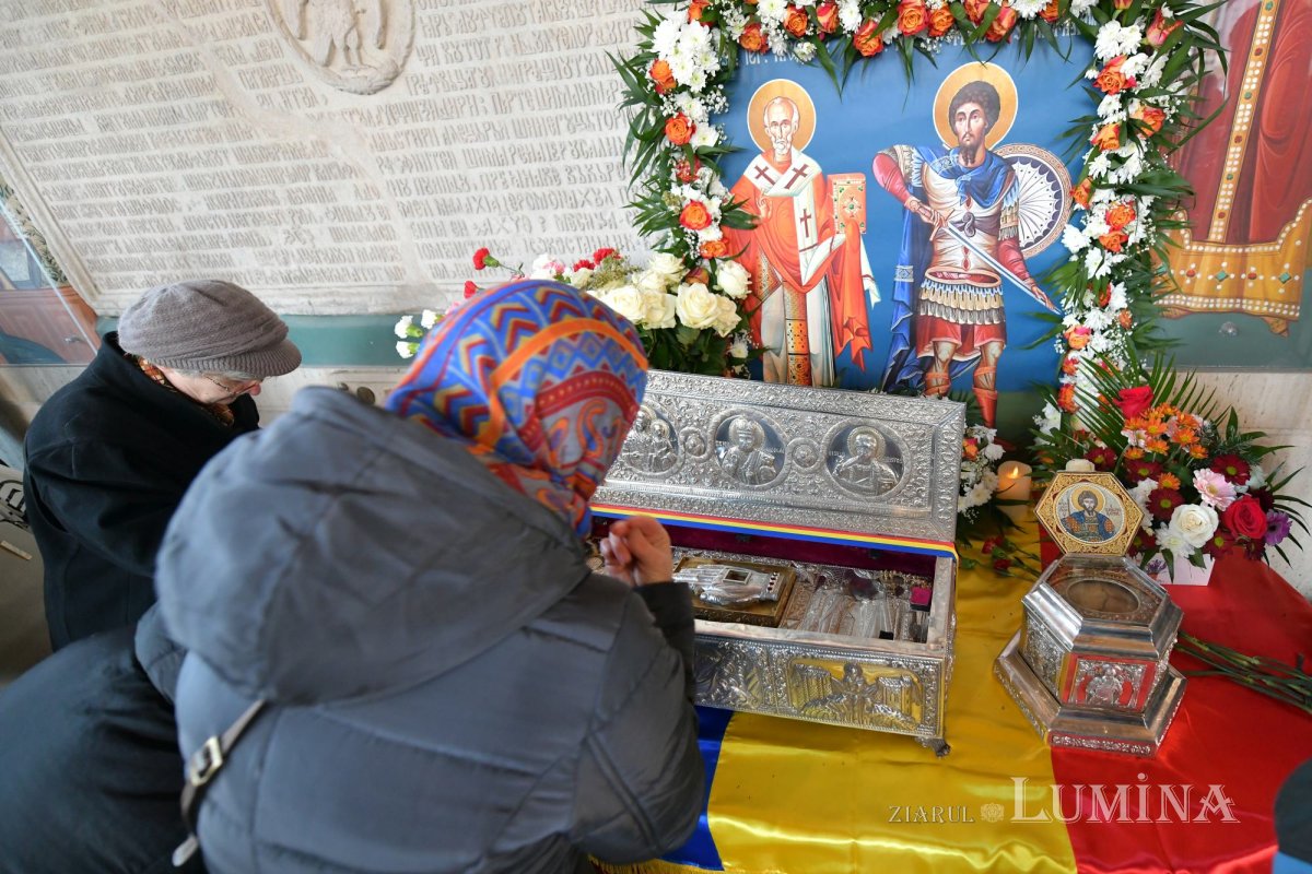 Comuniunea sfinților la Biserica „Sfântul Gheorghe”-Nou din Capitală 134321