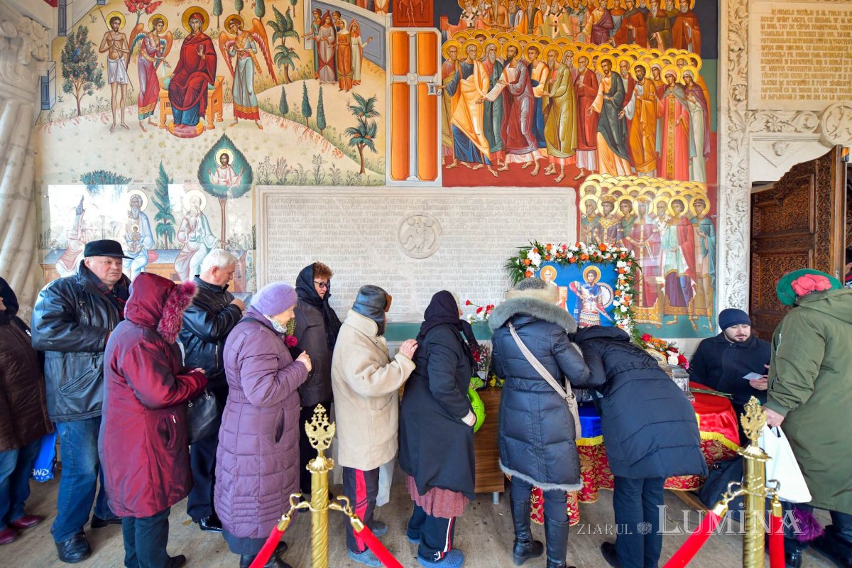 Comuniunea sfinților la Biserica „Sfântul Gheorghe”-Nou din Capitală 134324