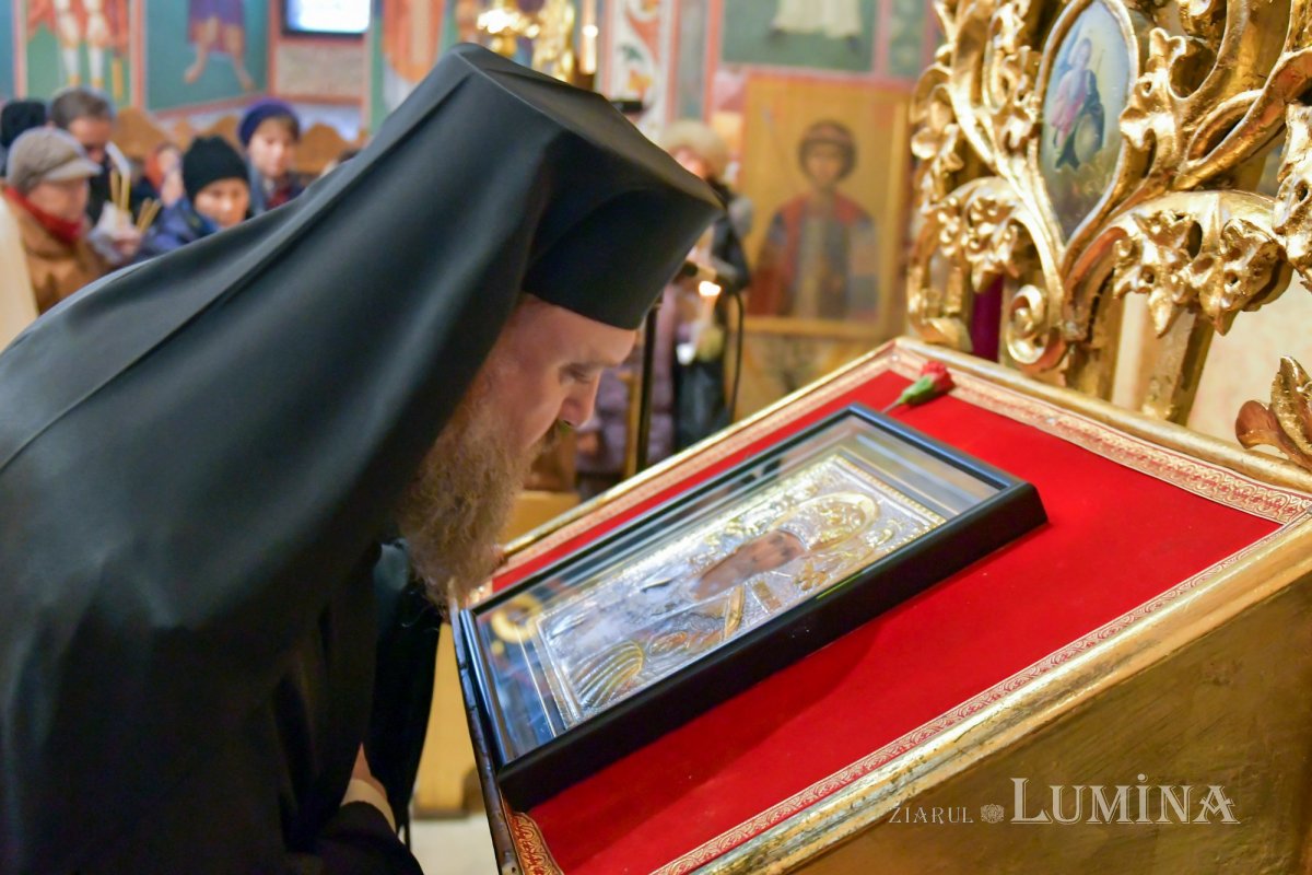 Comuniunea sfinților la Biserica „Sfântul Gheorghe”-Nou din Capitală 134325