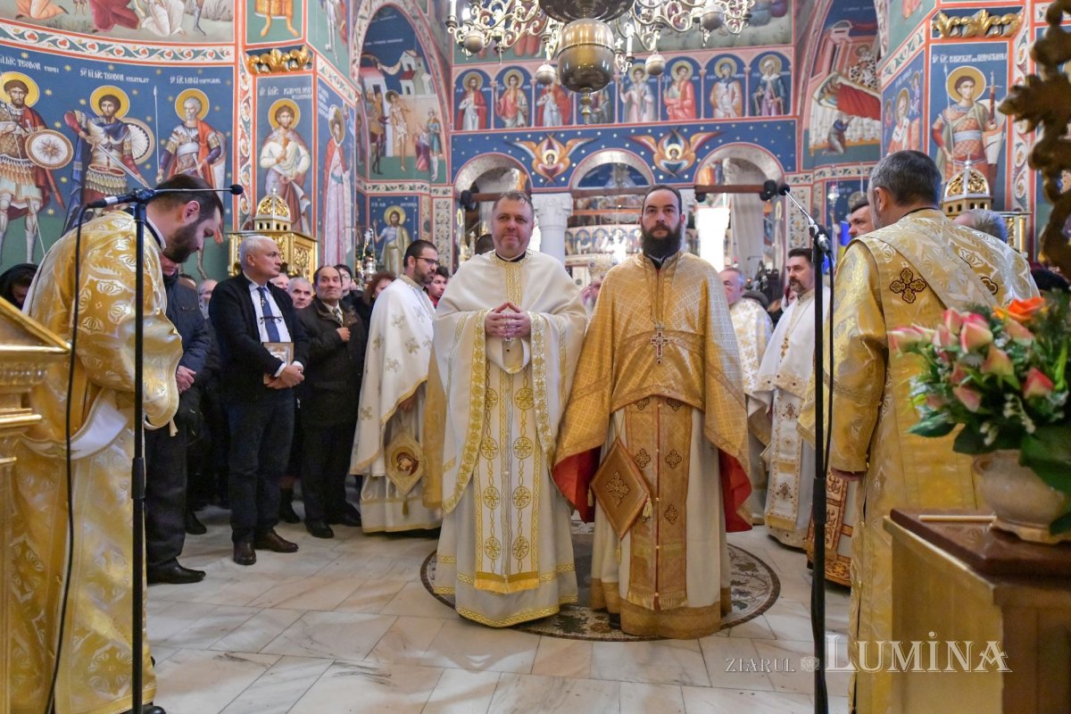 Comuniunea sfinților la Biserica „Sfântul Gheorghe”-Nou din Capitală 134329