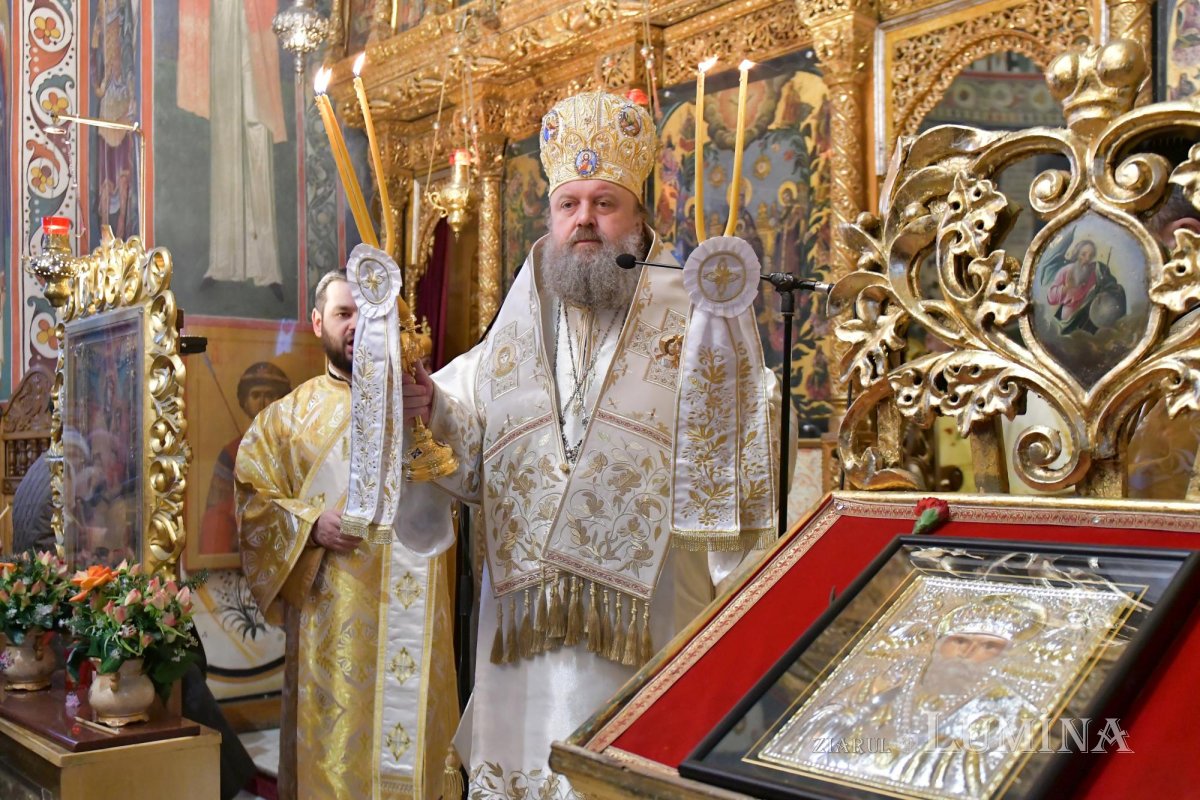 Comuniunea sfinților la Biserica „Sfântul Gheorghe”-Nou din Capitală 134336