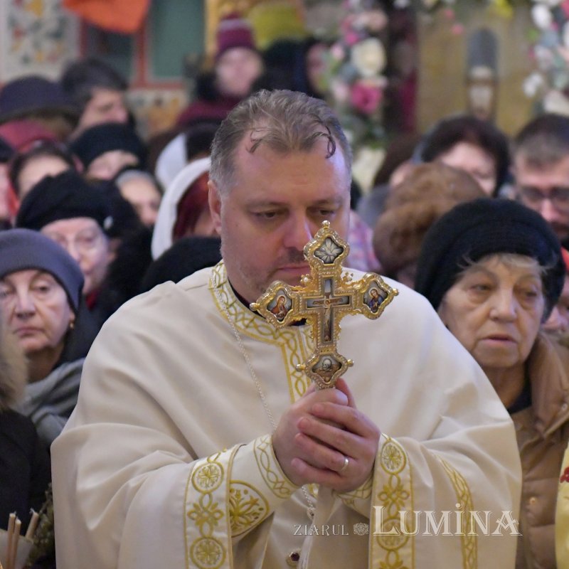 Comuniunea sfinților la Biserica „Sfântul Gheorghe”-Nou din Capitală 134342