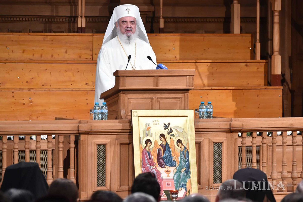 Ședință solemnă a Sfântului Sinod dedicată Revoluției din 1989 135090