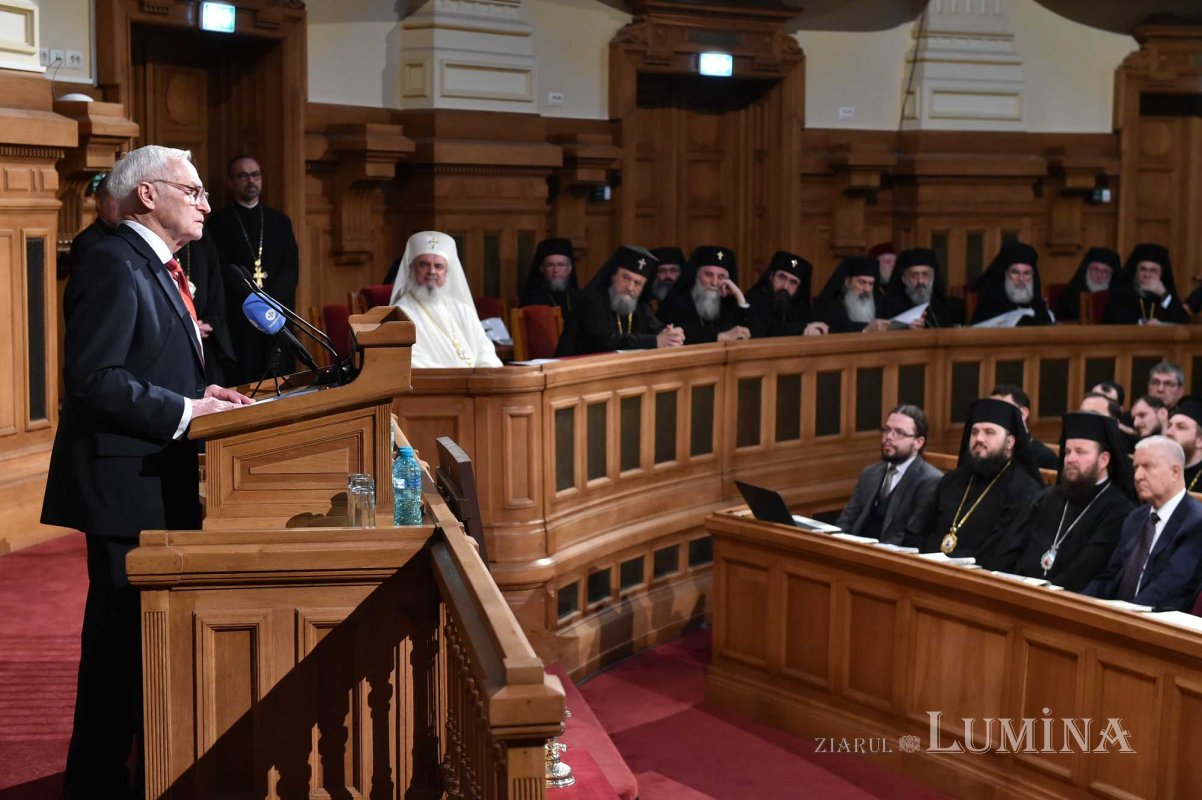 Ședință solemnă a Sfântului Sinod dedicată Revoluției din 1989 135095