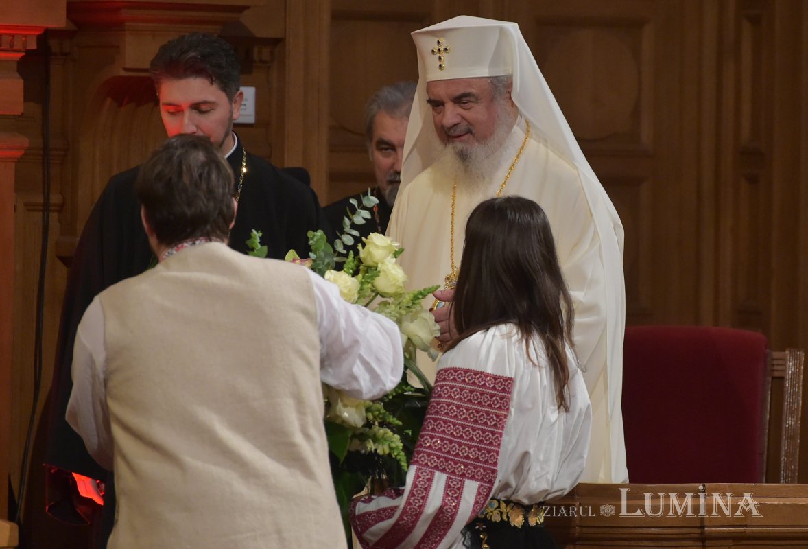 Concertul de colinde „Răsăritul cel de Sus” la Patriarhie 135326