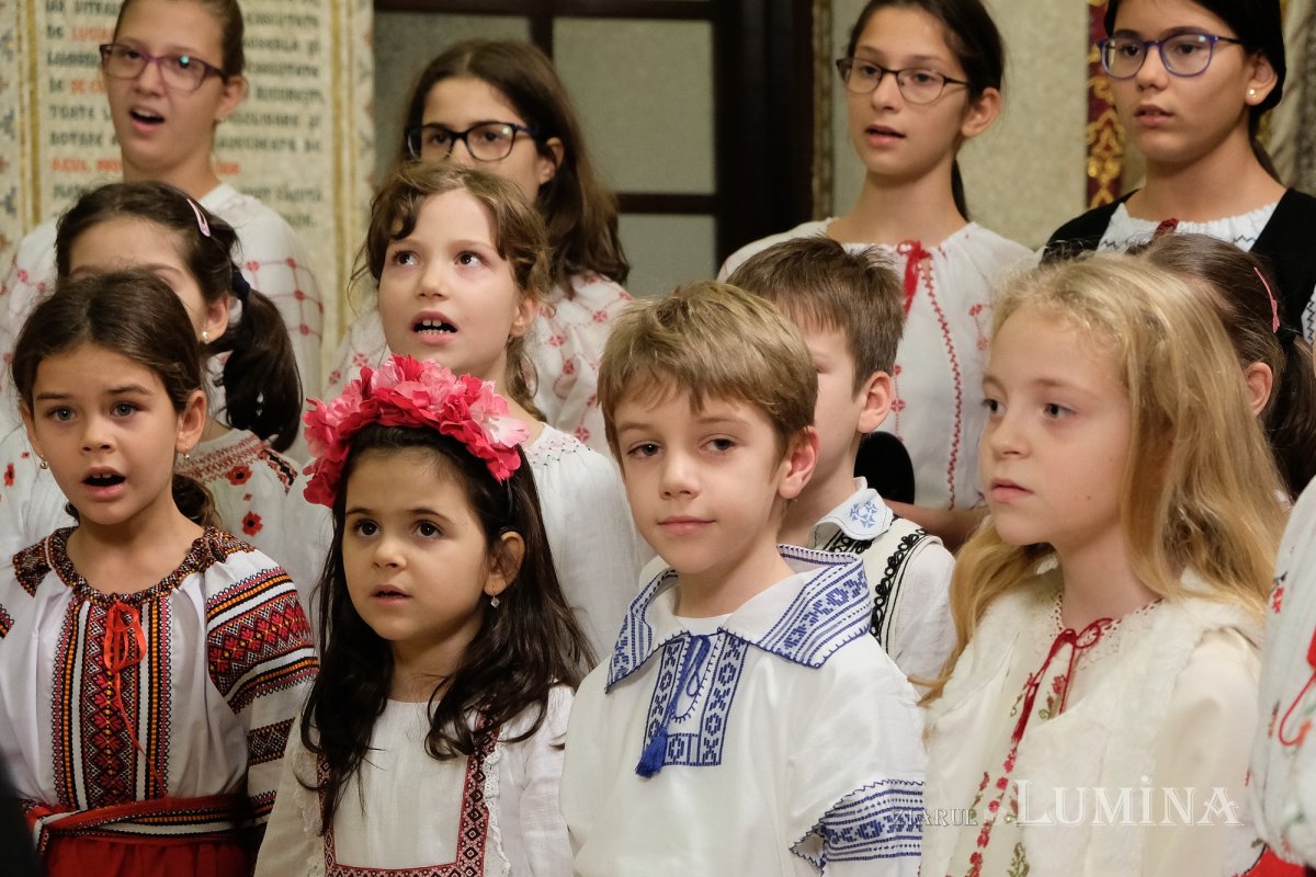 Cete de colindători la Reședința Patriarhală 135565